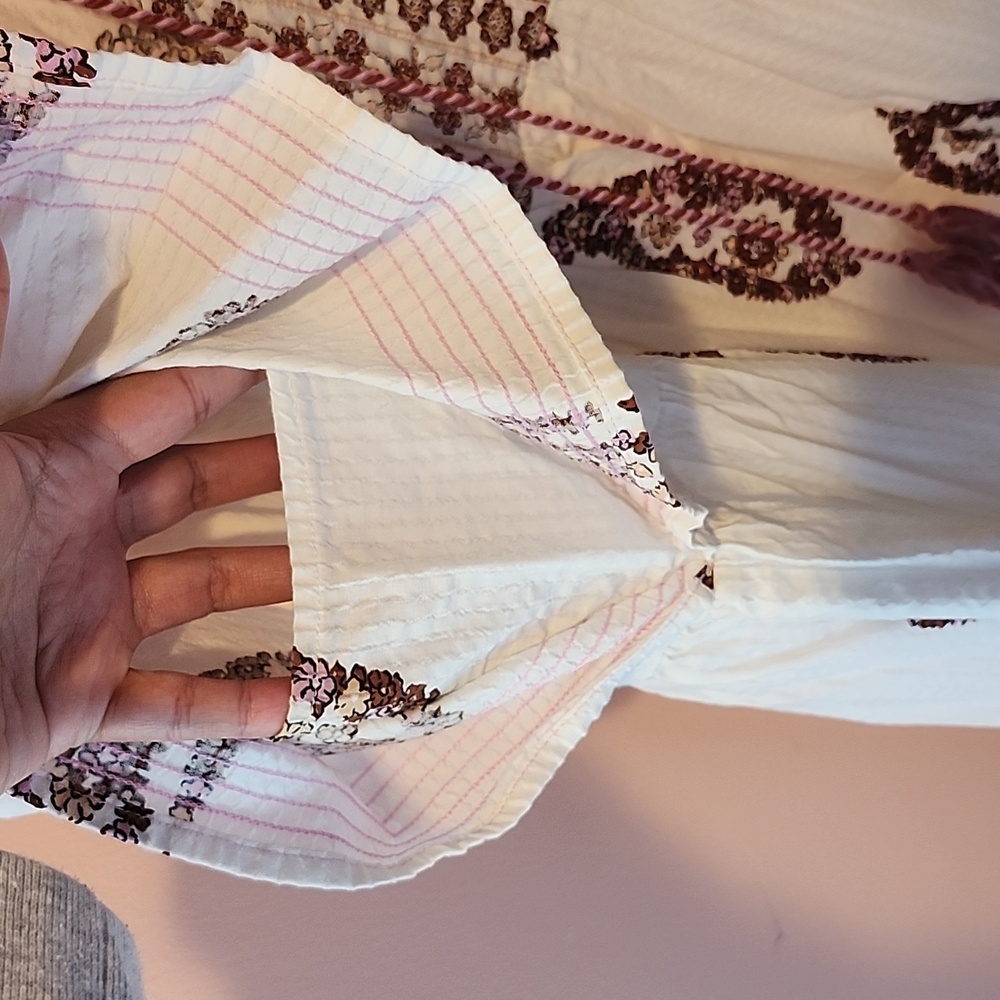 4/$20 Knox Rose Printed Floral Blouse - Picture 4 of 6